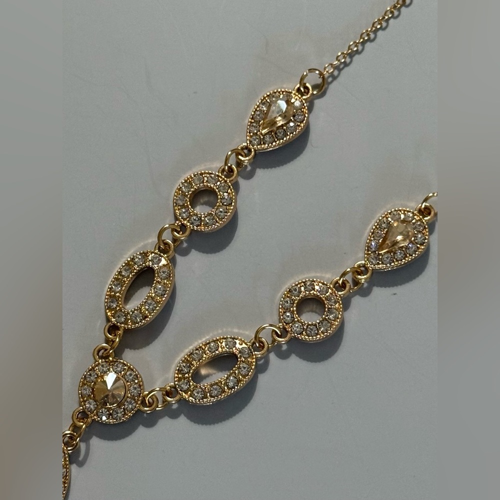 NWT Paparazzi Gold Rhinestone Lariat Style Necklace & Earrings. - Picture 2 of 4